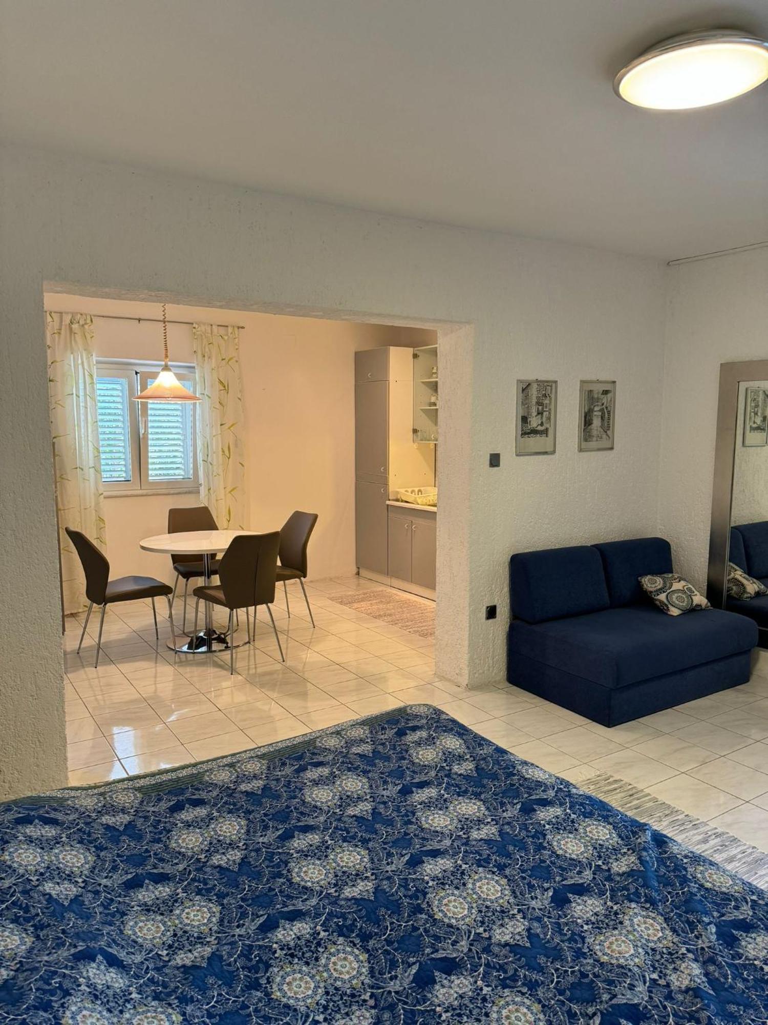 Apartman Kucer Krk Town Exterior photo
