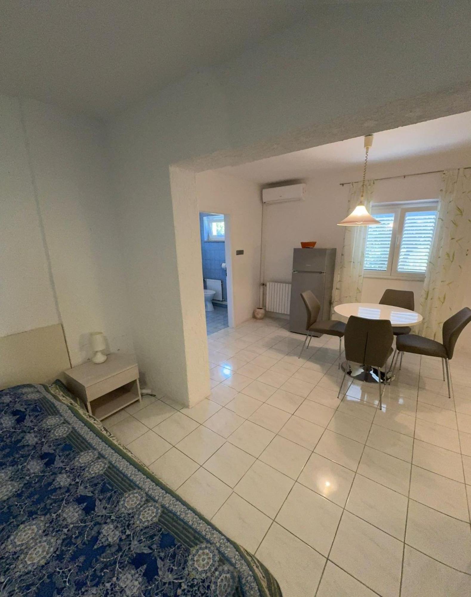 Apartman Kucer Krk Town Exterior photo